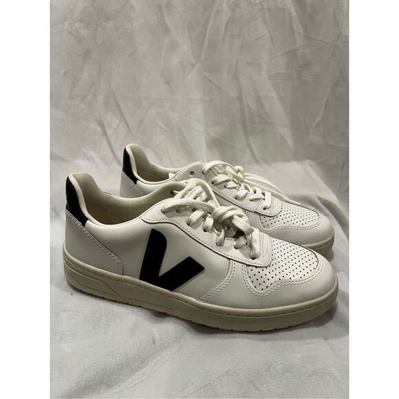 Veja Women's White Black V-10 CWL Lace Up Leather Sneaker Shoes Size 9 NWOT - Picture 5 of 11